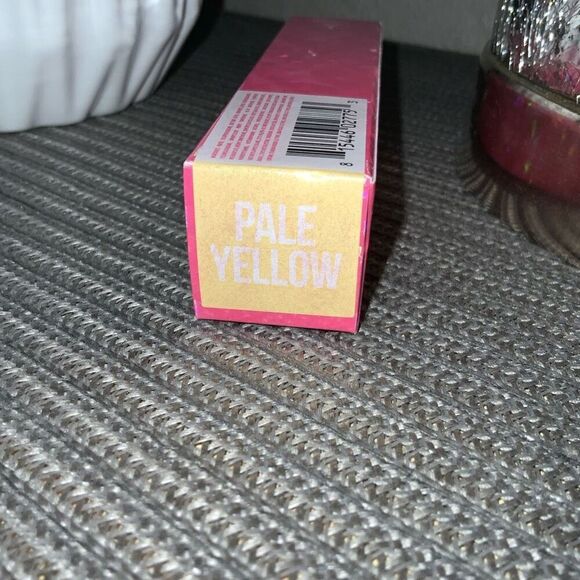 Jeffree Star Magic Star concealer Pale Yellow Full size - Picture 2 of 6